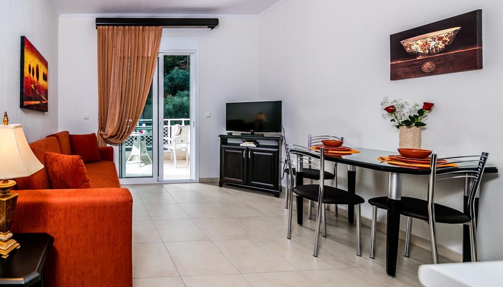 Niki Apartments Chrisi Ammoudia Exterior foto